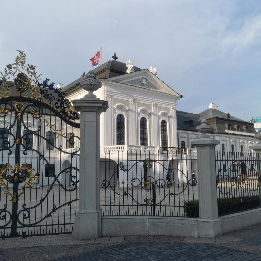 Cozyhome In Old Town, Presidential Apartment Bratislava Exterior foto